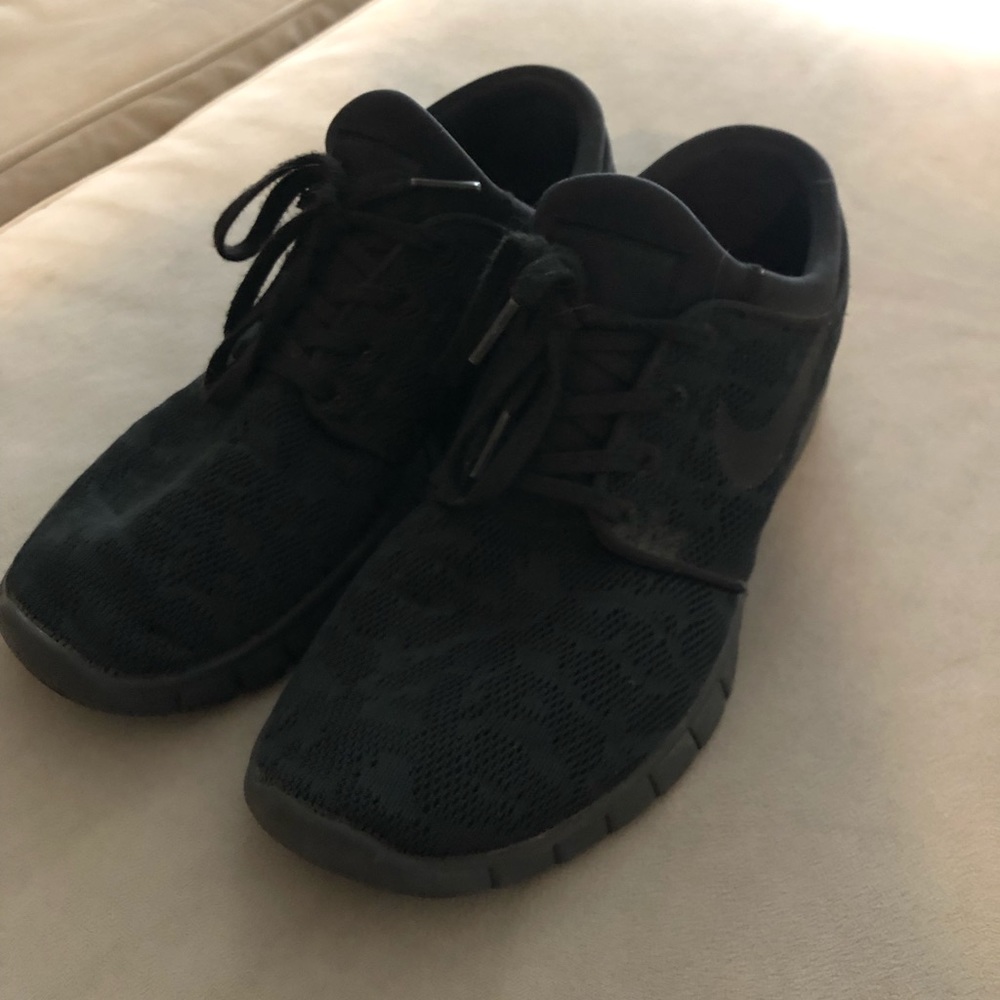 Men’s Nike Free Run size 9